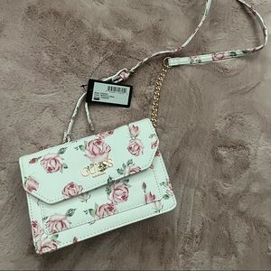 brand new guess purse!